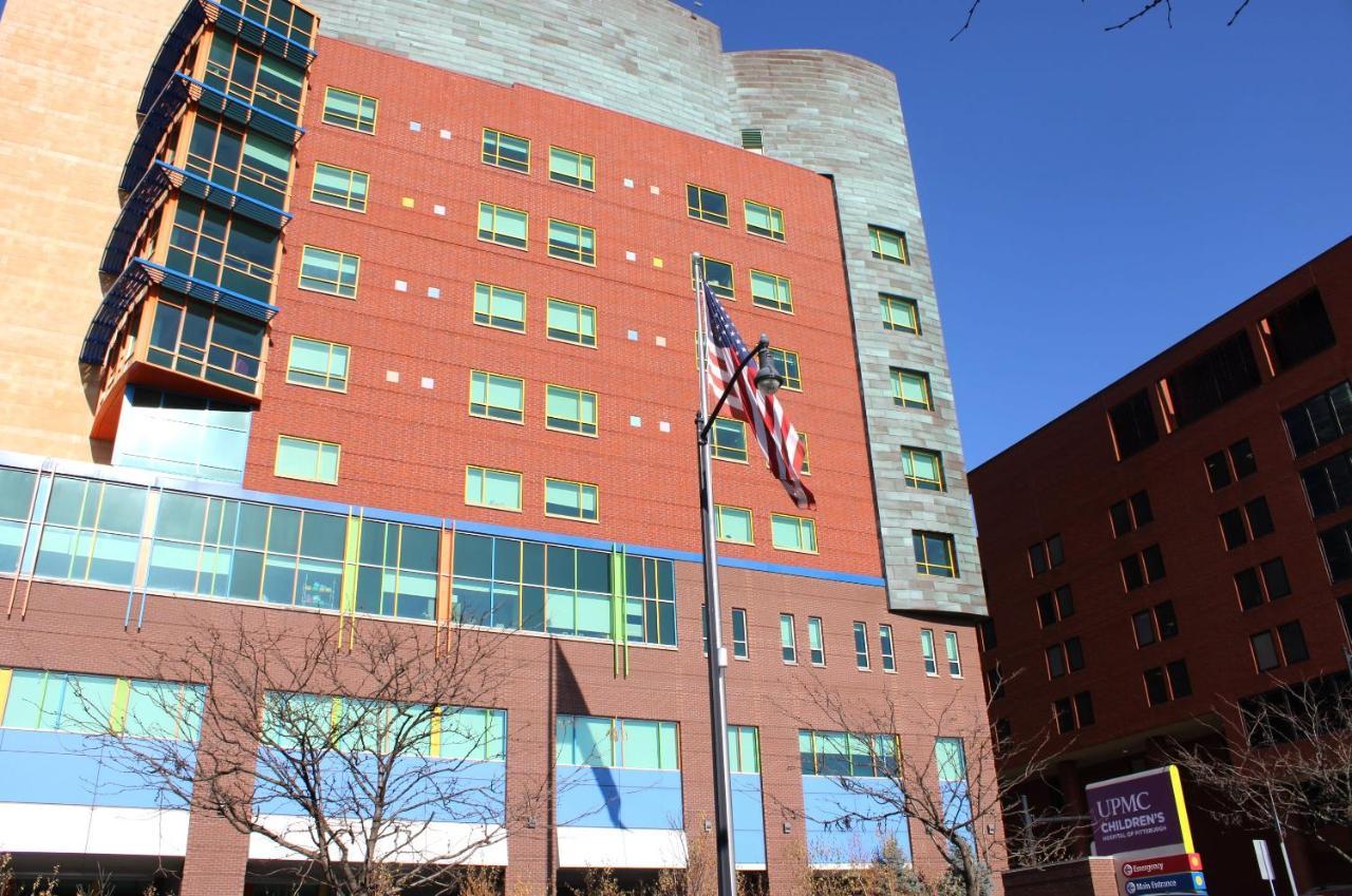 Steps Away From Hospital - 2 Queen Bed - City View Pittsburgh Luaran gambar